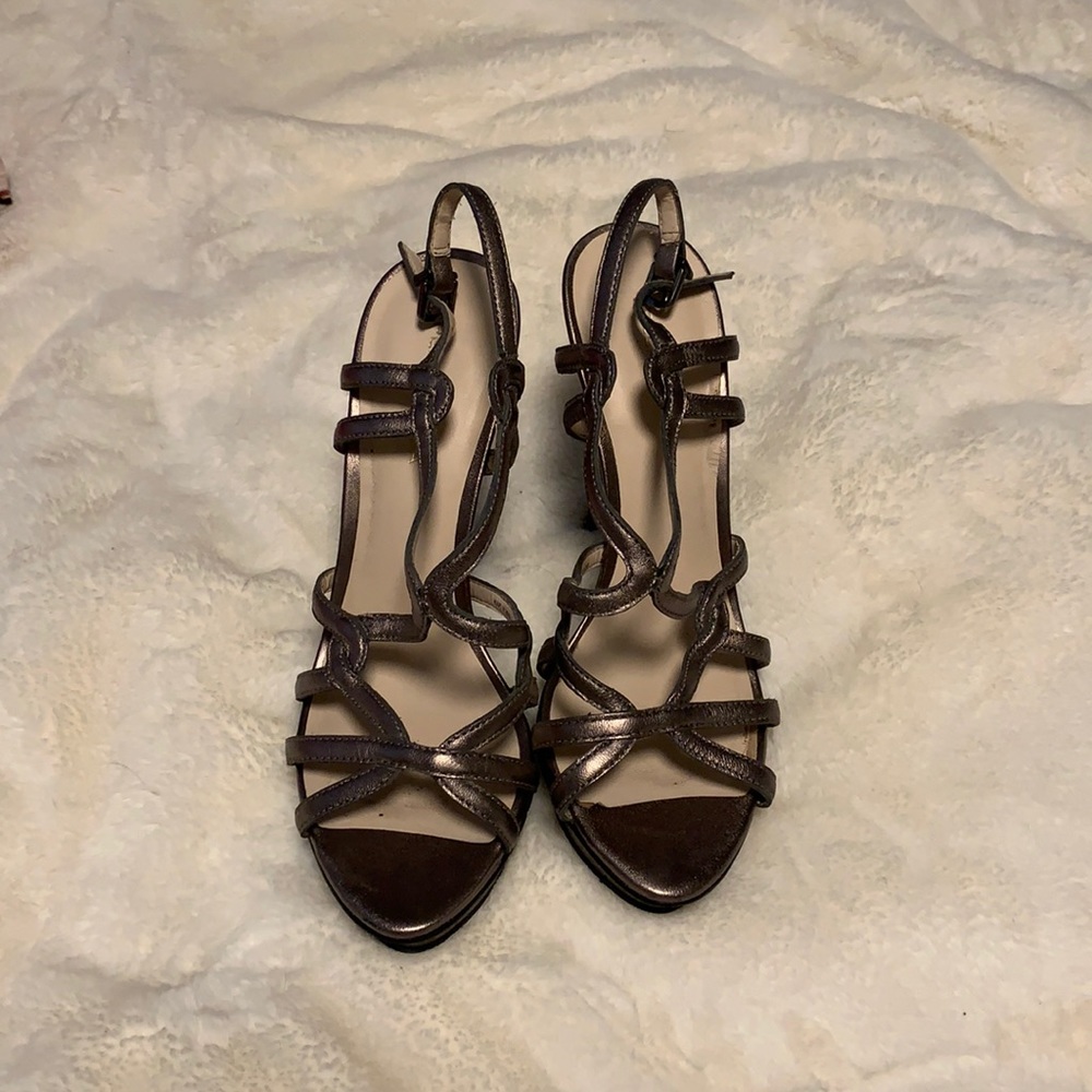 Pelle Moda Pewter Platform Heels Sz 7.5